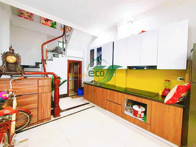 Bán nhà tại Chiến Thắng, Hà Đông, nhà gần ngã tư, cực đẹp, đường thông thoáng ô tô tránh nhau