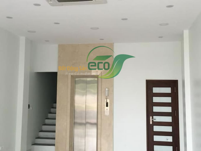 Bán nhà mặt phố Hồng Tiến, diện tích 40m2, 6 tầng, mặt tiền 5m, giá chào 14 tỷ, (có thương lượng)