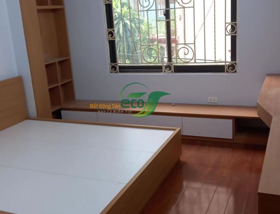 Nhà phân lô Vương Thừa Vũ, vị trí cực đẹp, ô tô vào tận nhà, diện tích 47m2, 4 tầng, mặt tiền 5.2m, giá chào 7.3 tỷ