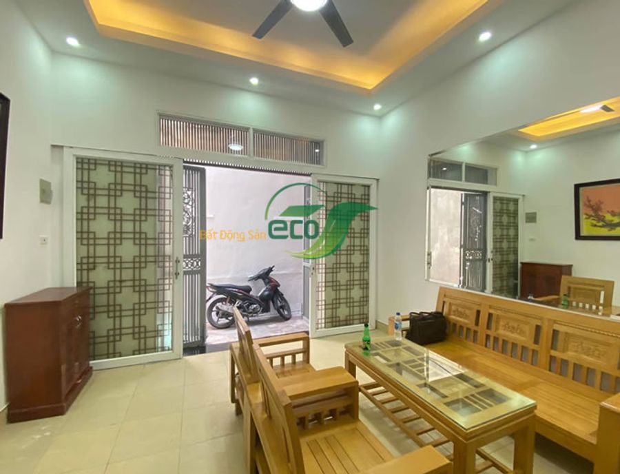 Nhà phân lô, 2 mặt thoáng, 3 gác đỗ cửa, giá chào 2.9 tỷ