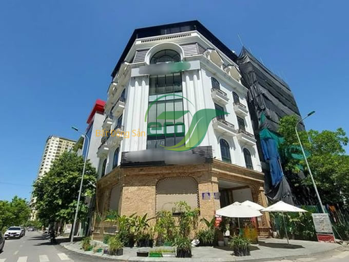 Bán toà nhà mặt phố Q.Cầu Giấy, diện tích 240m2, 9 tầng (có hầm), mặt tiền 26m, giá chào 95 tỷ, (có thương lượng)