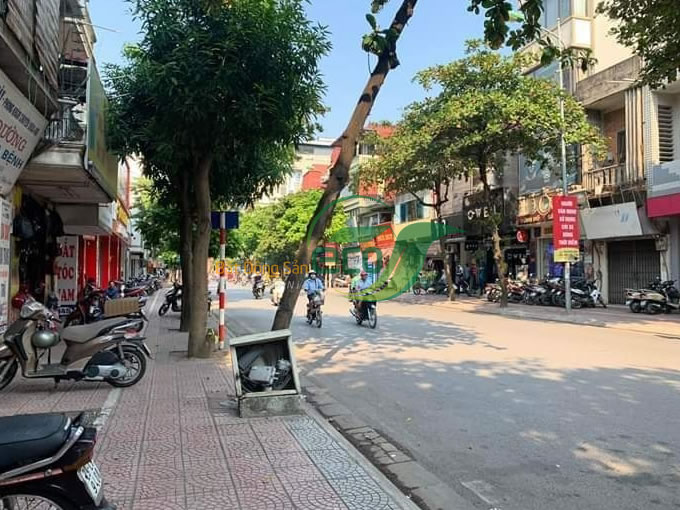 Bán nhà mặt phố Ngọc Lâm, diện tích 121m2, mt 7m, giá chào 25 tỷ, (có thương lượng)