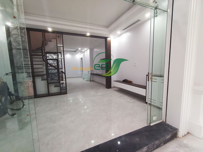 Bán nhà 5 tầng Cù Chính Lan