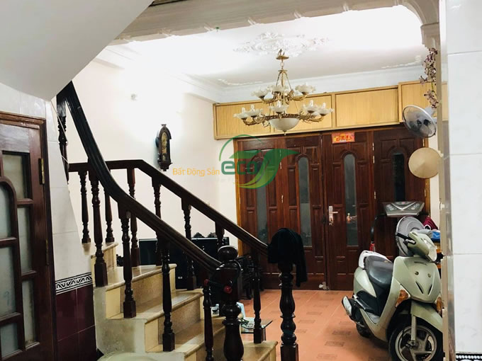 Bán nhà riêng tại Thái Thịnh Đống Đa diện tích 41.5m2, số tầng 5, mặt tiền 3.2, giá chào 5 tỷ