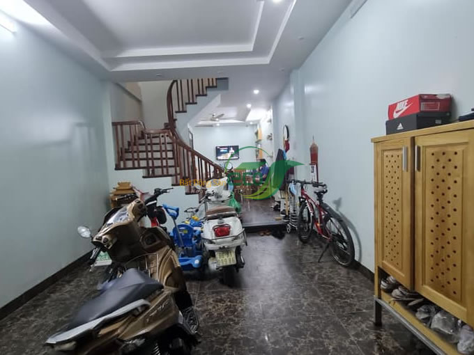 Bán nhà riêng tại Trung Kính, Cầu Giấy diện tích 52m2, số tầng 5, mặt tiền 4m, giá chào 9.2 tỷ
