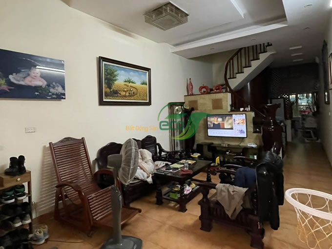 Bán nhà riêng tại Nguyễn Ngọc Vũ, Cầu Giấy diện tích 82.5m2, số tầng 4, mặt tiền 4m, giá chào 9.9 tỷ