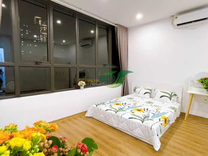 Bán nhà riêng tại Cầu Giấy diện tích 54m2, số tầng 5, mặt tiền 4.5m, giá chào 5.98 tỷ