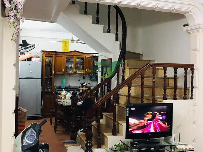 Bán nhà riêng tại Thái Thịnh, Đống Đa diện tích 41.5m2, số tầng 5, mặt tiền 3.2m, giá chào 4.8 tỷ