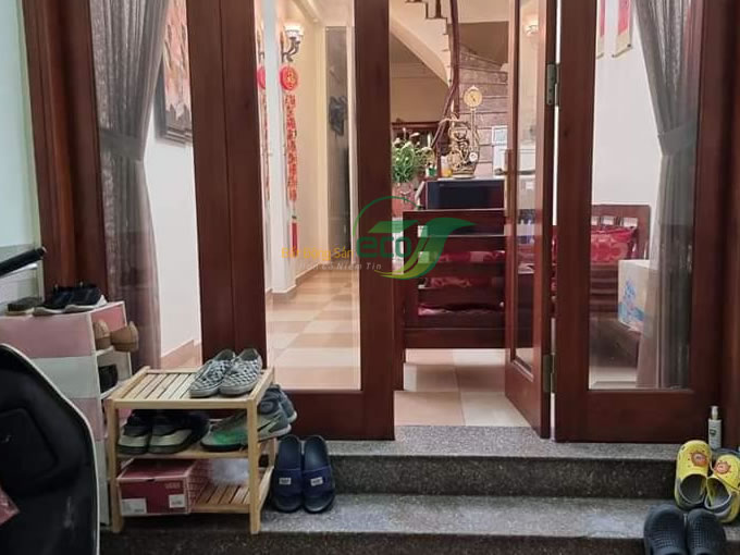Bán nhà riêng tại Văn Chương, Đống Đa diện tích 40/45m2, số tầng 5, mặt tiền 3.5m, giá chào 4.3 tỷ