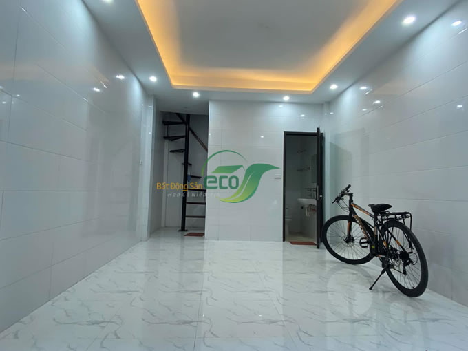 Bán nhà riêng tại Xuân Diệu, Tây Hồ diện tích 23m2, số tầng 6, mặt tiền 3.6m, giá chào 4.25 tỷ
