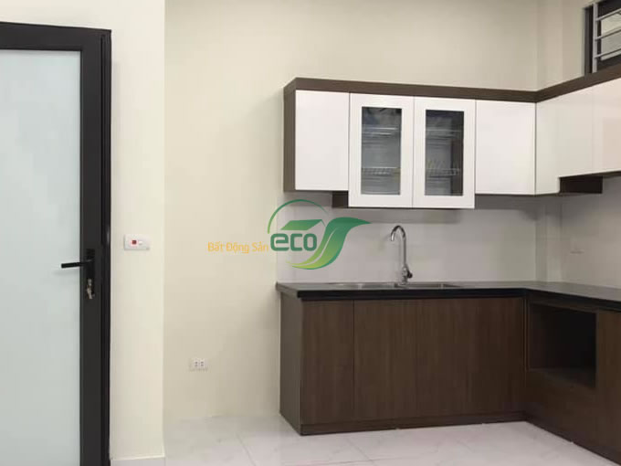 Bán nhà riêng tại Võ Chí Công, Tây Hồ diện tích 30m2, số tầng 5, diện tích 5.3m, giá chào 3.85 tỷ