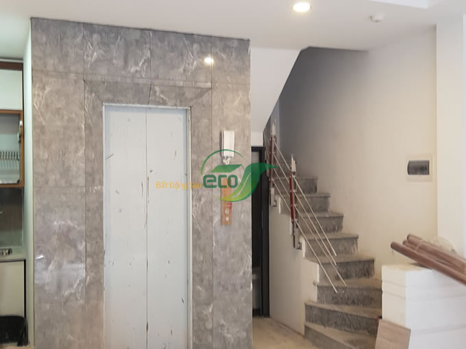 Bán nhà riêng tại Xuân La, Tây Hồ diện tích 34m2, số tầng 7, mặt tiền 4.4m, giá chào 6.8 tỷ