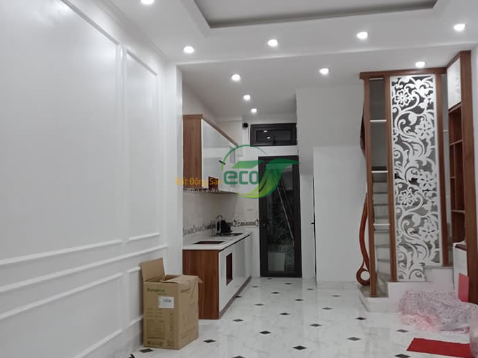 Bán nhà riêng tại Chính Kinh, Thanh Xuân diện tích 32m2, số tầng 5, mặt tiền 4m, giá chào 3.9 tỷ