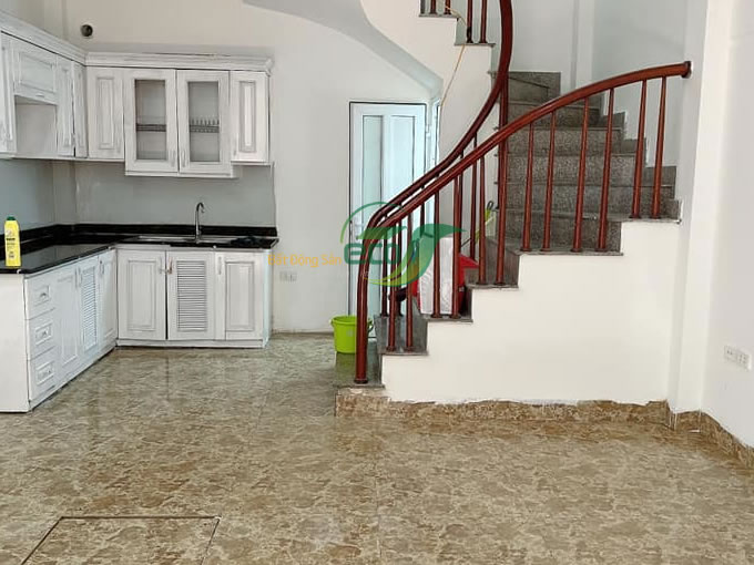 Bán nhà riêng tại Hồ Tùng Mậu, Cầu Giấy diện tích 31m2, số tầng 5, mặt tiền 4.4m, giá chào 4.3 tỷ