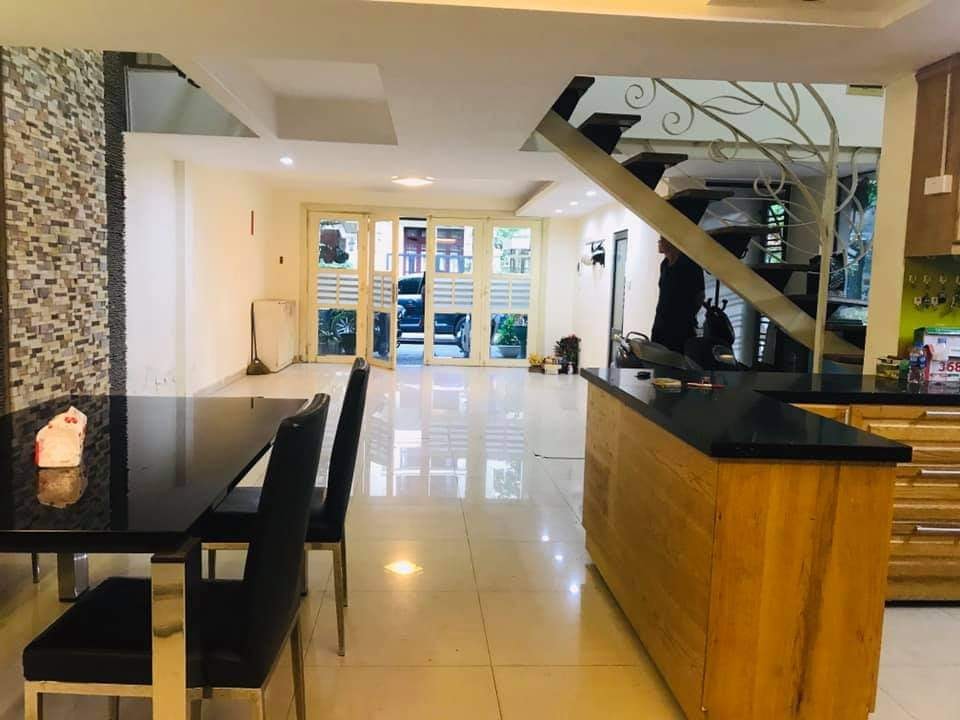 CC CẦN BÁN SIÊU BIỆT THỰ ĐỐC NGỮ, LÔ GÓC 3 THOÁNG, DT 110M2, MT 22M, GIÁ 31.5 TỶ