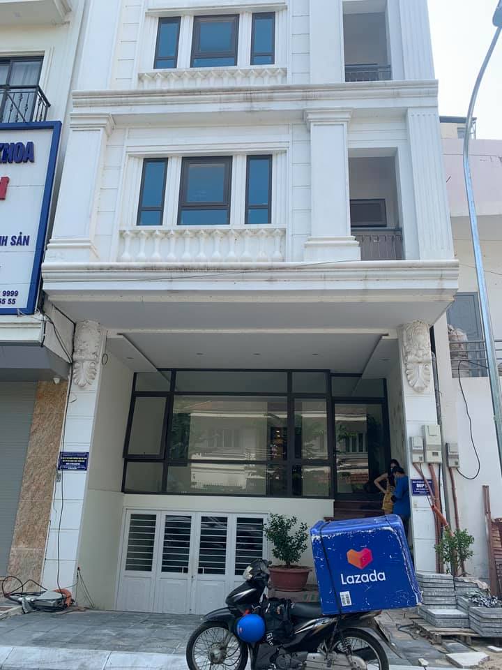 BÁN TÒA NHÀ VÓNG THỊ, Ô TÔ TRÁNH, DT 105M2, GIÁ 42 TỶ