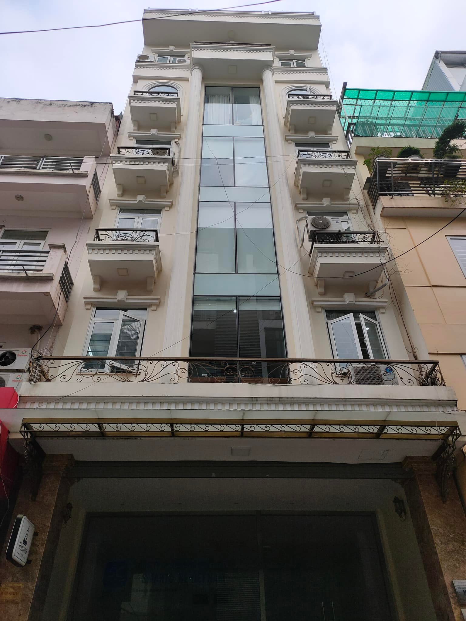 BÁN TÒA VĂN PHÒNG TRUNG YÊN, MẶT TIỀN RỘNG, PHONG CÁCH TÂY, DT 95M2, GIÁ 33 TỶ
