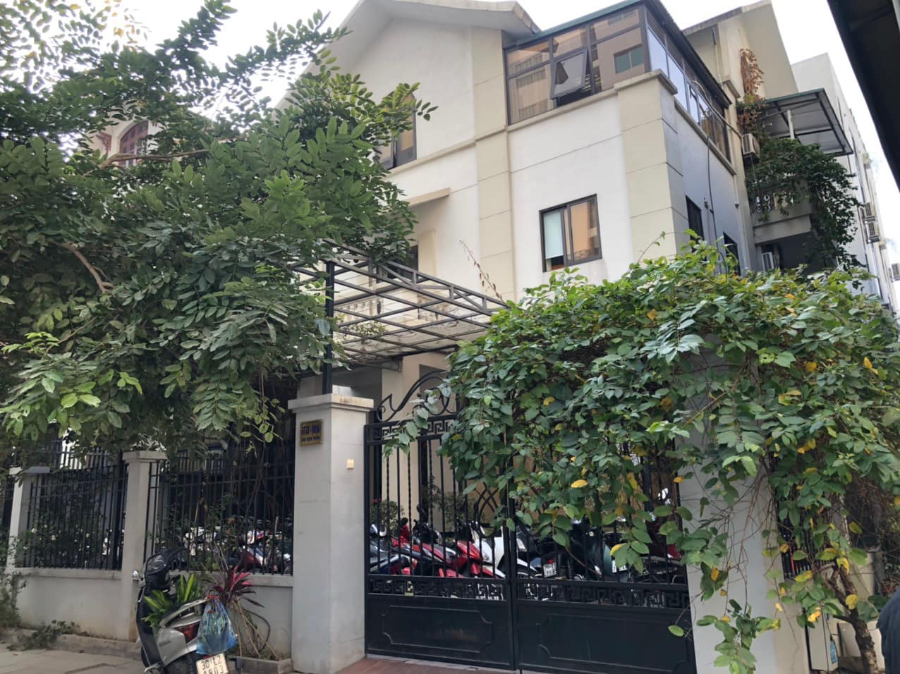 BÁN BIỆT THỰ DỊCH VỌNG MẶT TIỀN SIÊU TO, DT 296M2, GIÁ 58 TỶ