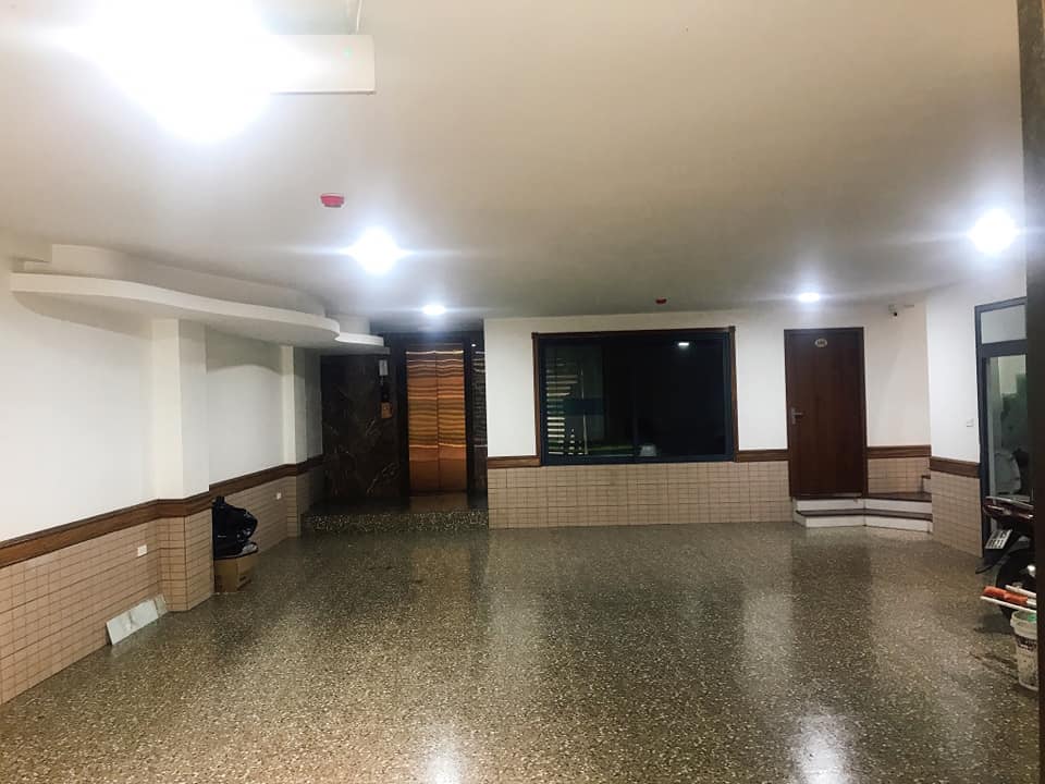 CC CẦN BÁN GẤP TÒA NHÀ VÕNG THỊ, Ô TÔ RA VÀO, DT 121M2, MT 9M, GIÁ 35 TỶ