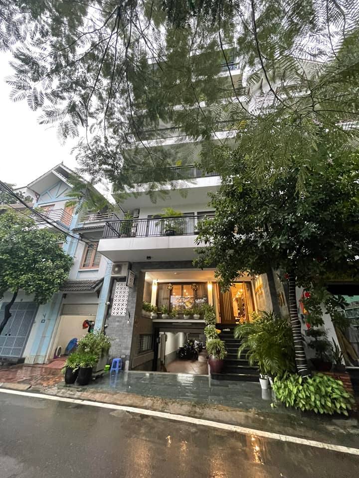 BÁN TÒA  NHÀ TÂY HỒ, DÒNG TIỀN, DT 200M2, GIÁ 99 TỶ