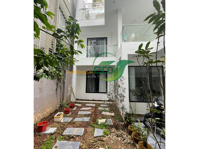 Bán nhà riêng tại An Dương Vương, Tây Hồ diện tích 190m2, số tầng 3, mặt tiền 13m, giá chào 17.9 tỷ