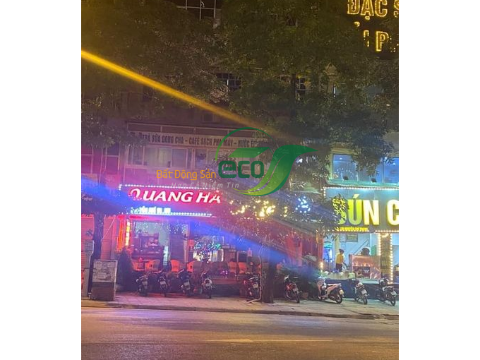 Bán nhà riêng tại Nguyễn Chí Thanh, Đống Đa diện tích 57m2, số tầng 4, mặt tiền 9.6m, giá chào 32 tỷ