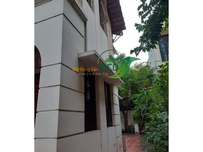 Bán nhà riêng tại Võng Thị, Tây Hồ diện tích 200m2, số tầng 3, mặt tiền 9m, giá chào 33.5 tỷ