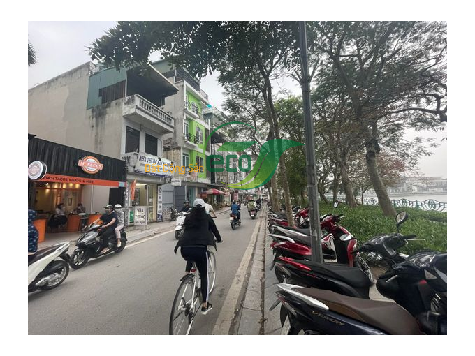 Bán nhà riêng tại Nhật Chiêu, Tây Hồ diện tích 93m2, nhà cấp 4, mặt tiền 4m, giá chào 48 tỷ